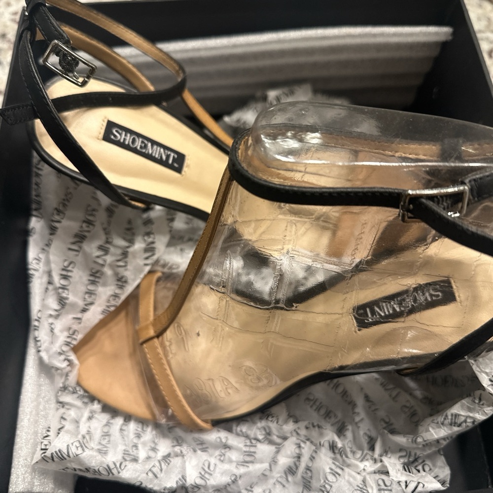 Shoemint black and tan/nude heels Size 8.5
NEVER WORN #heels #shoes